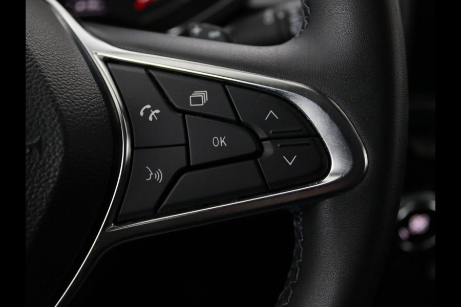 Renault Captur 1.3 TCe 140 Intens | Trekhaak | Automaat | Navi | Apple Carplay | Cruise Control | DAB | LMV