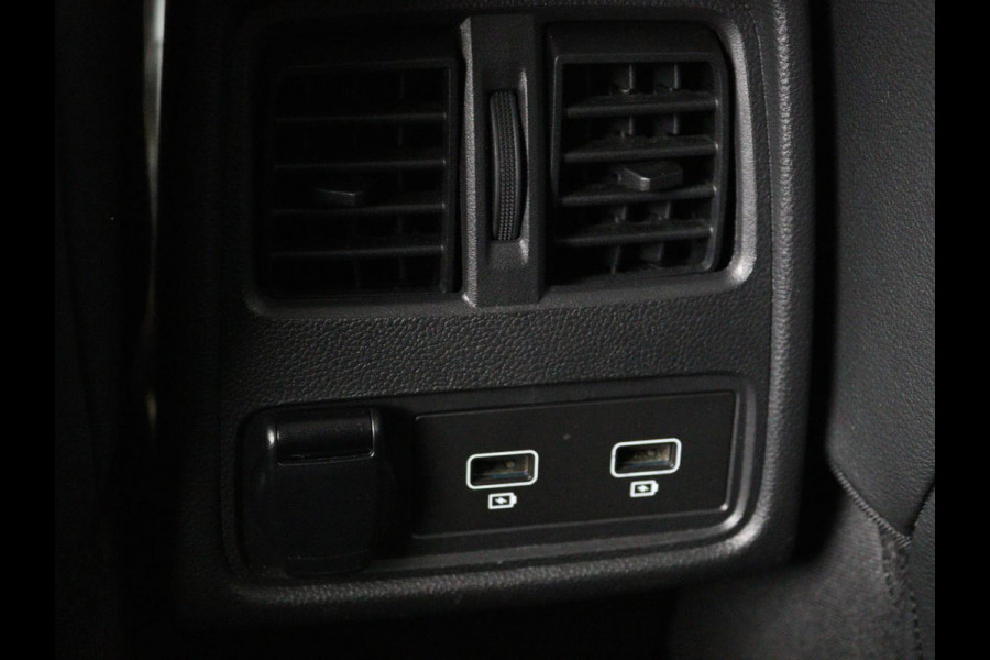 Renault Captur 1.3 TCe 140 Intens | Trekhaak | Automaat | Navi | Apple Carplay | Cruise Control | DAB | LMV