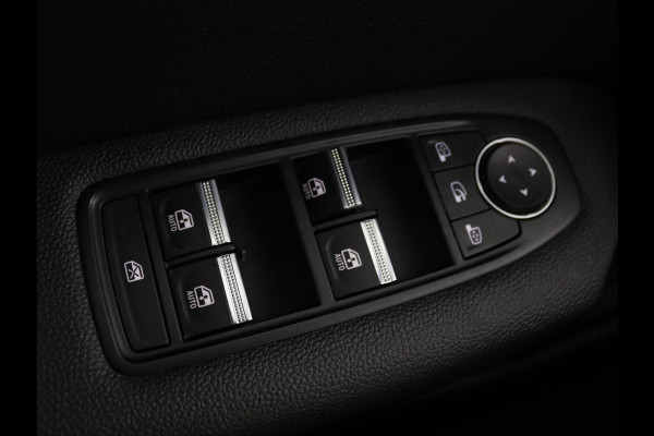 Renault Captur 1.3 TCe 140 Intens | Trekhaak | Automaat | Navi | Apple Carplay | Cruise Control | DAB | LMV