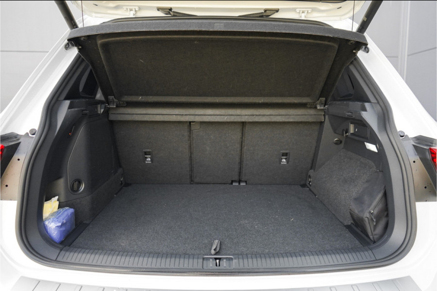 Volkswagen Tiguan 1.4 TSI eHybrid R-Line Black Pack ACC Camera Elek. Trekhaak