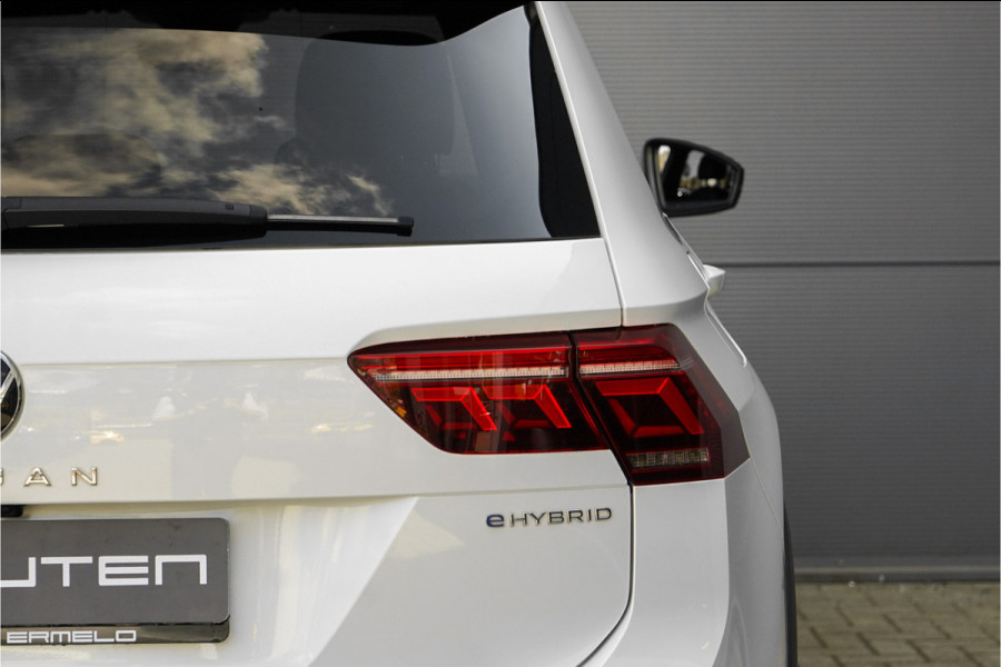 Volkswagen Tiguan 1.4 TSI eHybrid R-Line Black Pack ACC Camera Elek. Trekhaak