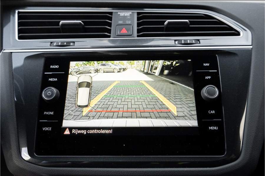 Volkswagen Tiguan 1.4 TSI eHybrid R-Line Black Pack ACC Camera Elek. Trekhaak