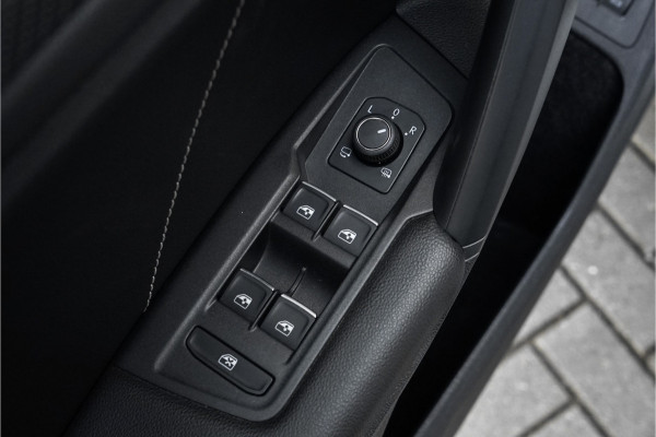 Volkswagen Tiguan 1.4 TSI eHybrid R-Line Black Pack ACC Camera Elek. Trekhaak
