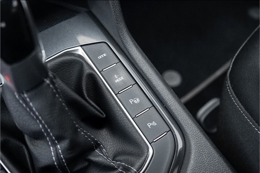 Volkswagen Tiguan 1.4 TSI eHybrid R-Line Black Pack ACC Camera Elek. Trekhaak