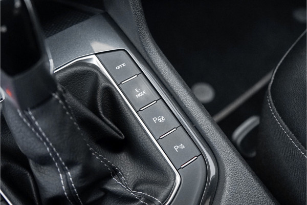 Volkswagen Tiguan 1.4 TSI eHybrid R-Line Black Pack ACC Camera Elek. Trekhaak