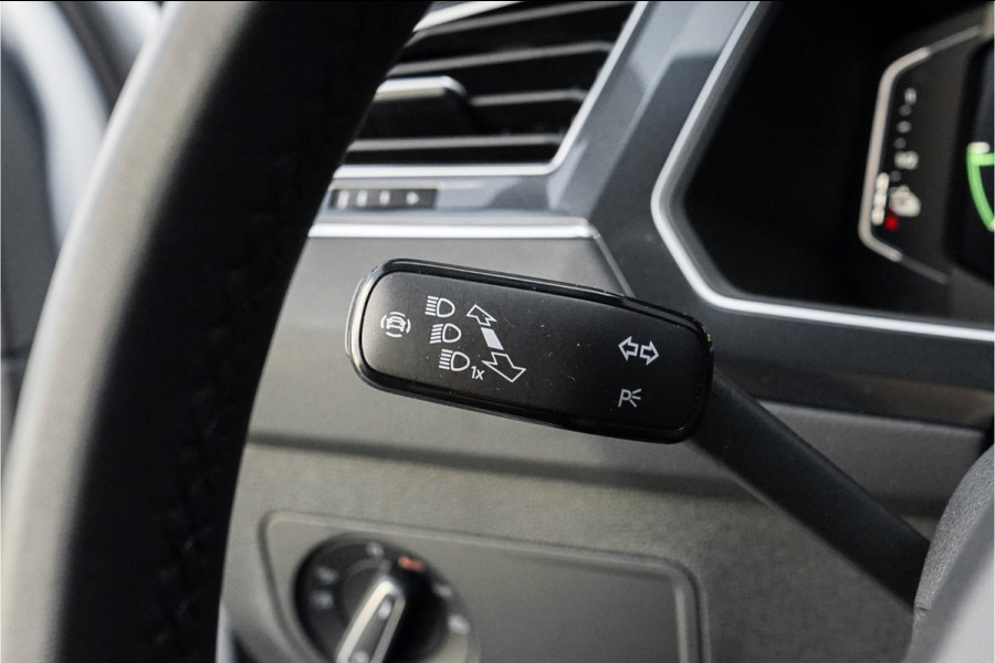 Volkswagen Tiguan 1.4 TSI eHybrid R-Line Black Pack ACC Camera Elek. Trekhaak