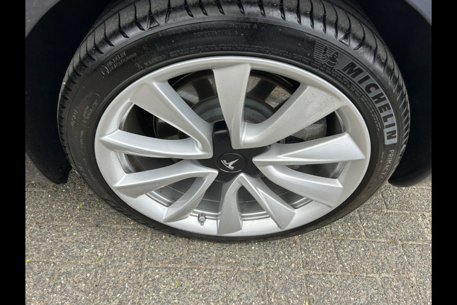Tesla Model 3 Long Range AWD 75 kWh 84% SOH Trekhaak (910kg) 19 INCH