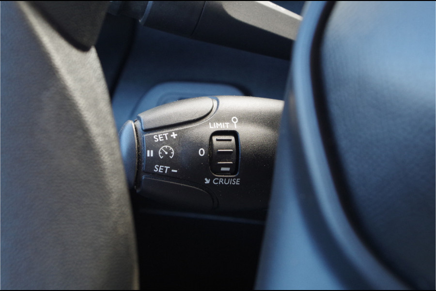Peugeot Partner 1.5 BlueHDI Premium > Trekhaak/Apple Carplay/Android Auto/All season banden...