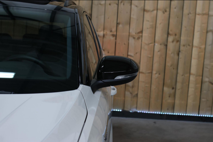Volkswagen T-Roc 1.5 TSI R-Line *Pano*Camera*Beats*DSG*Virtual Plus*