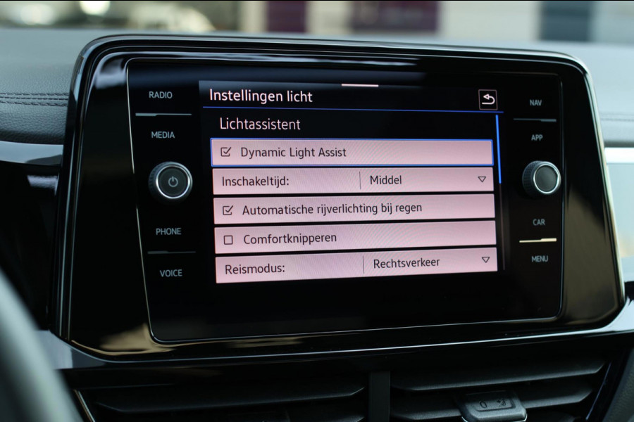 Volkswagen T-Roc 1.5 TSI R-Line *Pano*Camera*Beats*DSG*Virtual Plus*