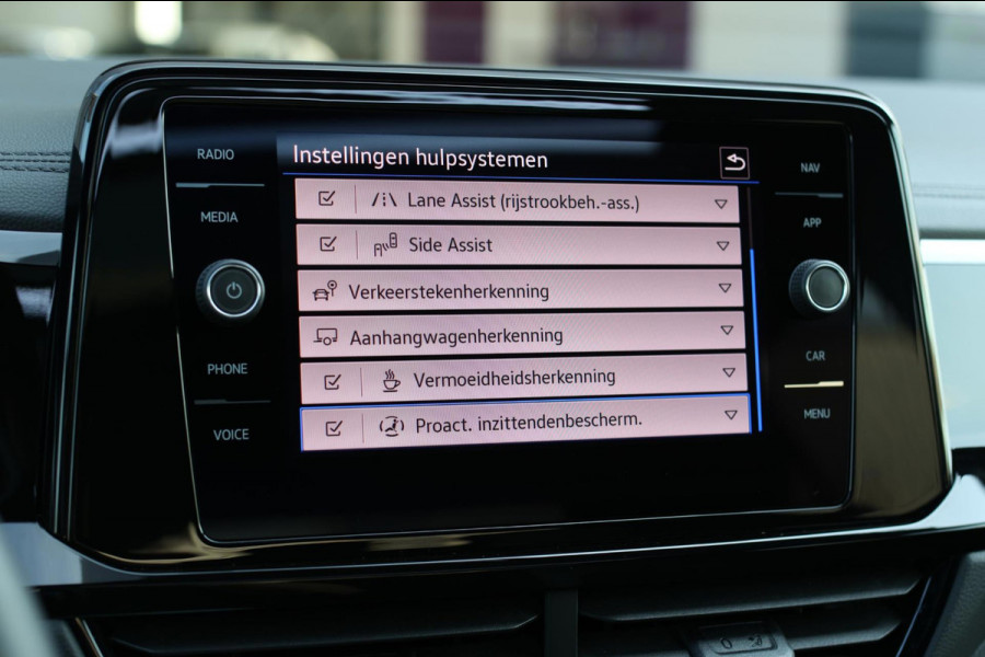 Volkswagen T-Roc 1.5 TSI R-Line *Pano*Camera*Beats*DSG*Virtual Plus*