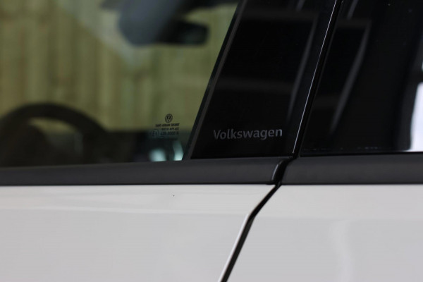 Volkswagen T-Roc 1.5 TSI R-Line *Pano*Camera*Beats*DSG*Virtual Plus*