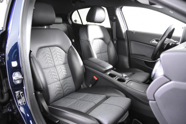 Mercedes-Benz GLA 180 Business Solution *1ste Eigenaar*Navigatie*Leer*Parkassist*
