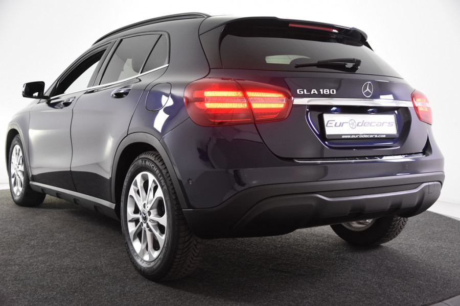 Mercedes-Benz GLA 180 Business Solution *1ste Eigenaar*Navigatie*Leer*Parkassist*