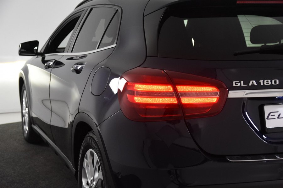Mercedes-Benz GLA 180 Business Solution *1ste Eigenaar*Navigatie*Leer*Parkassist*