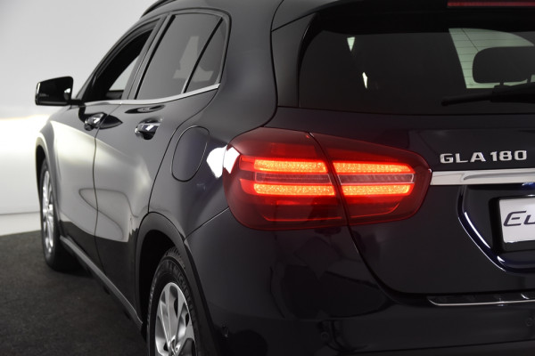Mercedes-Benz GLA 180 Business Solution *1ste Eigenaar*Navigatie*Leer*Parkassist*
