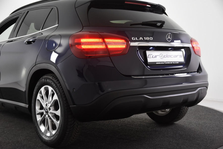Mercedes-Benz GLA 180 Business Solution *1ste Eigenaar*Navigatie*Leer*Parkassist*