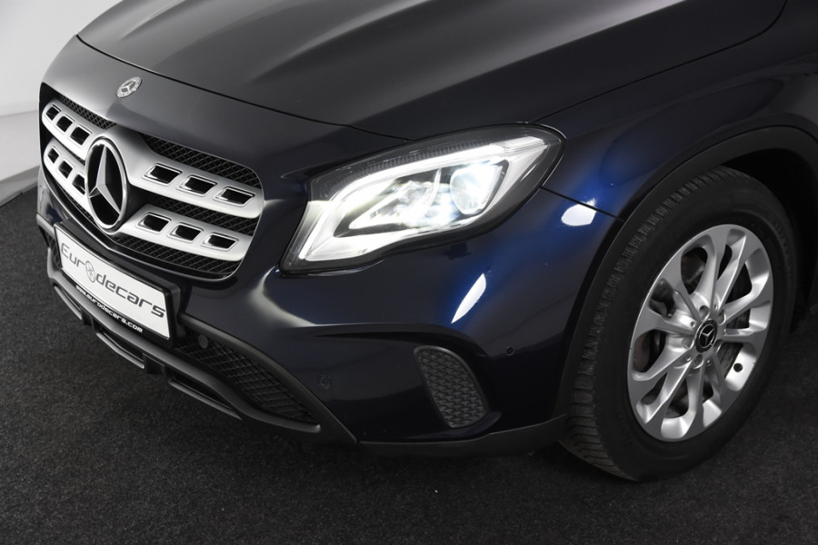 Mercedes-Benz GLA 180 Business Solution *1ste Eigenaar*Navigatie*Leer*Parkassist*