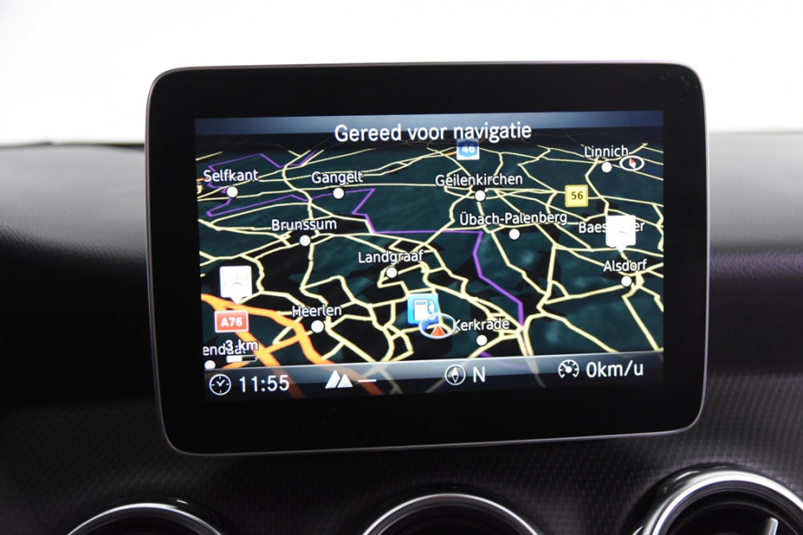 Mercedes-Benz GLA 180 Business Solution *1ste Eigenaar*Navigatie*Leer*Parkassist*