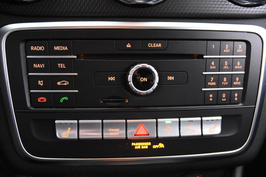 Mercedes-Benz GLA 180 Business Solution *1ste Eigenaar*Navigatie*Leer*Parkassist*