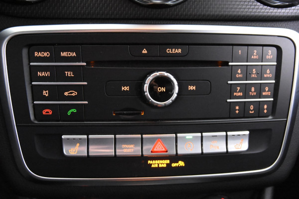 Mercedes-Benz GLA 180 Business Solution *1ste Eigenaar*Navigatie*Leer*Parkassist*
