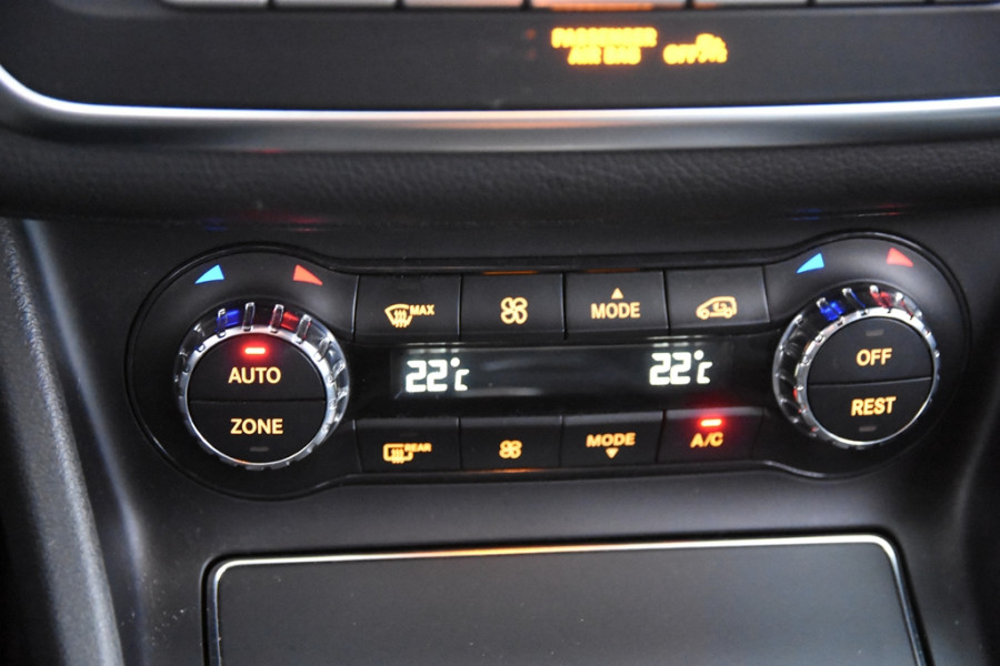 Mercedes-Benz GLA 180 Business Solution *1ste Eigenaar*Navigatie*Leer*Parkassist*