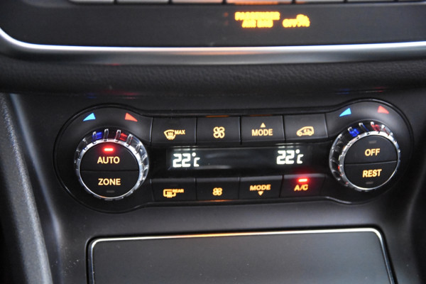 Mercedes-Benz GLA 180 Business Solution *1ste Eigenaar*Navigatie*Leer*Parkassist*