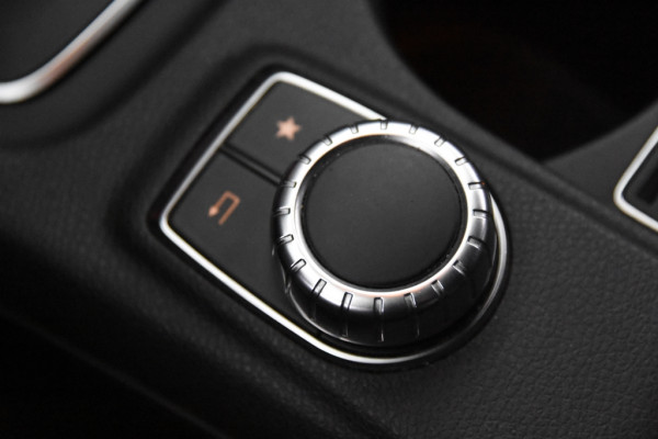 Mercedes-Benz GLA 180 Business Solution *1ste Eigenaar*Navigatie*Leer*Parkassist*