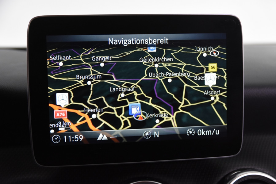 Mercedes-Benz GLA 180 Business Solution *1ste Eigenaar*Navigatie*Leer*Parkassist*
