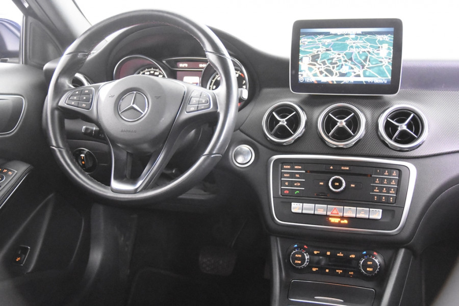 Mercedes-Benz GLA 180 Business Solution *1ste Eigenaar*Navigatie*Leer*Parkassist*