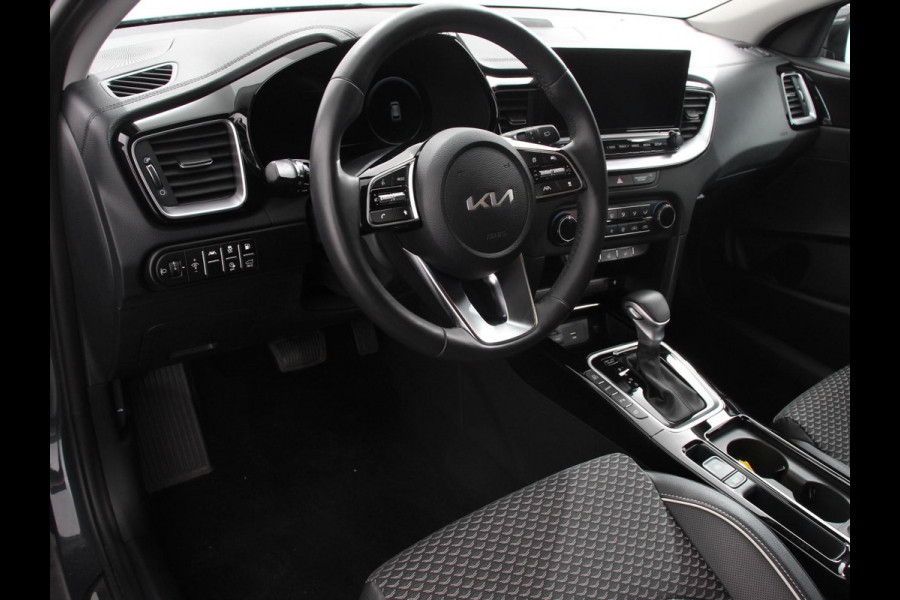 Kia Ceed Sportswagon 1.6 GDI PHEV DynamicLine Climate control Achteruitrij camera Parkeersensoren Adaptive cruise control Verwarmde voorstoelen LED Navigatie Stuurverwarming Apple Carplay/ Android Auto