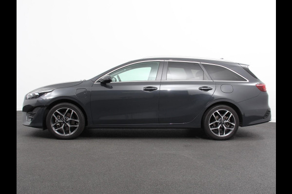 Kia Ceed Sportswagon 1.6 GDI PHEV DynamicLine Climate control Achteruitrij camera Parkeersensoren Adaptive cruise control Verwarmde voorstoelen LED Navigatie Stuurverwarming Apple Carplay/ Android Auto