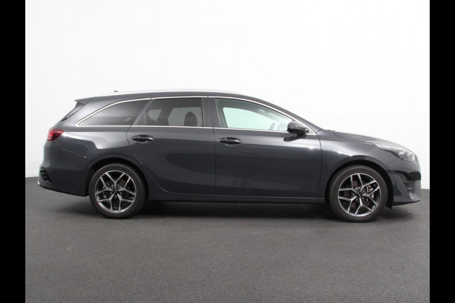 Kia Ceed Sportswagon 1.6 GDI PHEV DynamicLine Climate control Achteruitrij camera Parkeersensoren Adaptive cruise control Verwarmde voorstoelen LED Navigatie Stuurverwarming Apple Carplay/ Android Auto