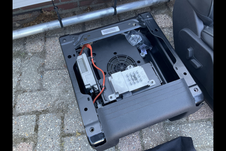 Opel Zafira-e Life 7-Pers Innovation 57 kWh Braun-Ability-Stoellift Trekhaak Leder Pano Hud Vol opties!