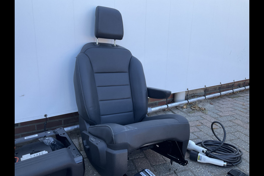Opel Zafira-e Life 7-Pers Innovation 57 kWh Braun-Ability-Stoellift Trekhaak Leder Pano Hud Vol opties!