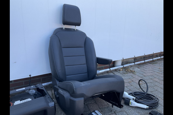 Opel Zafira-e Life 7-Pers Innovation 57 kWh Braun-Ability-Stoellift Trekhaak Leder Pano Hud Vol opties!