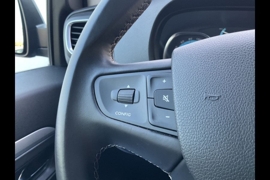 Opel Zafira-e Life 7-Pers Innovation 57 kWh Braun-Ability-Stoellift Trekhaak Leder Pano Hud Vol opties!