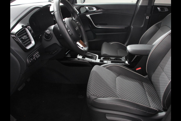 Kia Ceed Sportswagon 1.6 GDI PHEV DynamicLine Climate control Achteruitrij camera Parkeersensoren Adaptive cruise control Verwarmde voorstoelen LED Navigatie Stuurverwarming Apple Carplay/ Android Auto