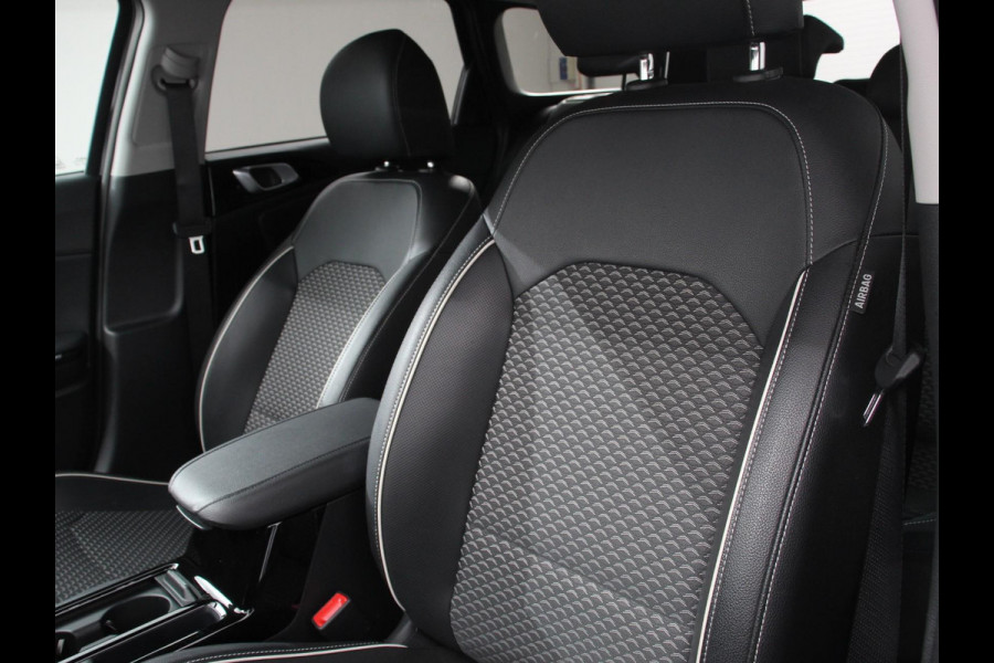 Kia Ceed Sportswagon 1.6 GDI PHEV DynamicLine Climate control Achteruitrij camera Parkeersensoren Adaptive cruise control Verwarmde voorstoelen LED Navigatie Stuurverwarming Apple Carplay/ Android Auto