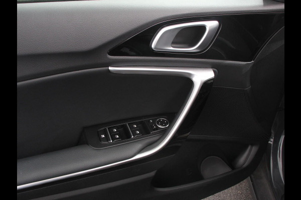 Kia Ceed Sportswagon 1.6 GDI PHEV DynamicLine Climate control Achteruitrij camera Parkeersensoren Adaptive cruise control Verwarmde voorstoelen LED Navigatie Stuurverwarming Apple Carplay/ Android Auto