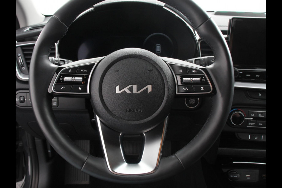 Kia Ceed Sportswagon 1.6 GDI PHEV DynamicLine Climate control Achteruitrij camera Parkeersensoren Adaptive cruise control Verwarmde voorstoelen LED Navigatie Stuurverwarming Apple Carplay/ Android Auto