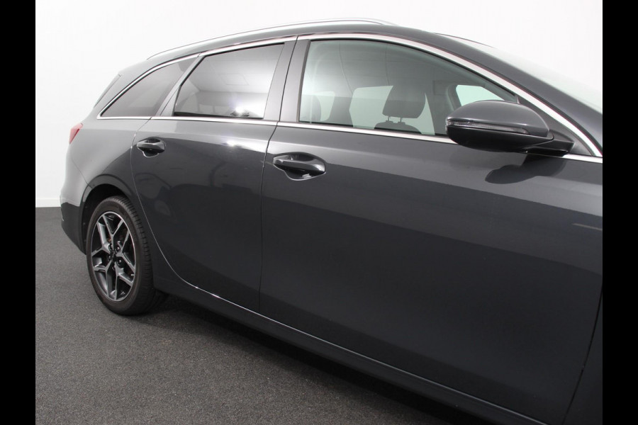 Kia Ceed Sportswagon 1.6 GDI PHEV DynamicLine Climate control Achteruitrij camera Parkeersensoren Adaptive cruise control Verwarmde voorstoelen LED Navigatie Stuurverwarming Apple Carplay/ Android Auto