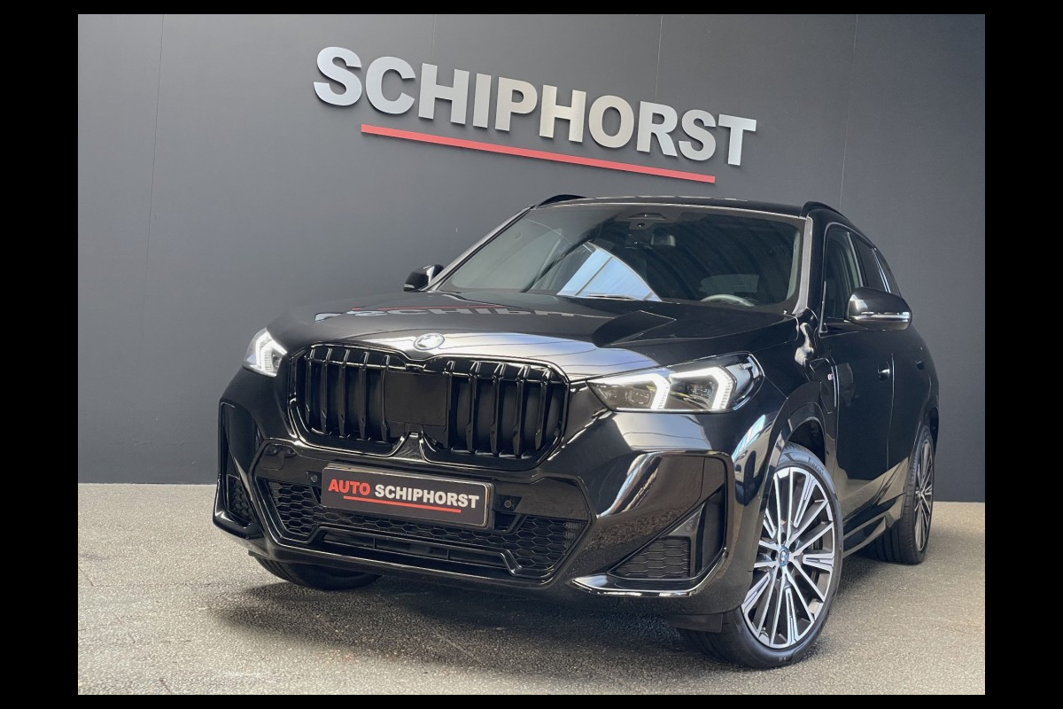 BMW X1 x-Drive 25e M-Sport/20 inch/trekhaak/elec stoelen/leer/harman ka BMW X1 x-Drive 25e M-Sport/20 inch/trekhaak/elec stoelen/leer/harman ka