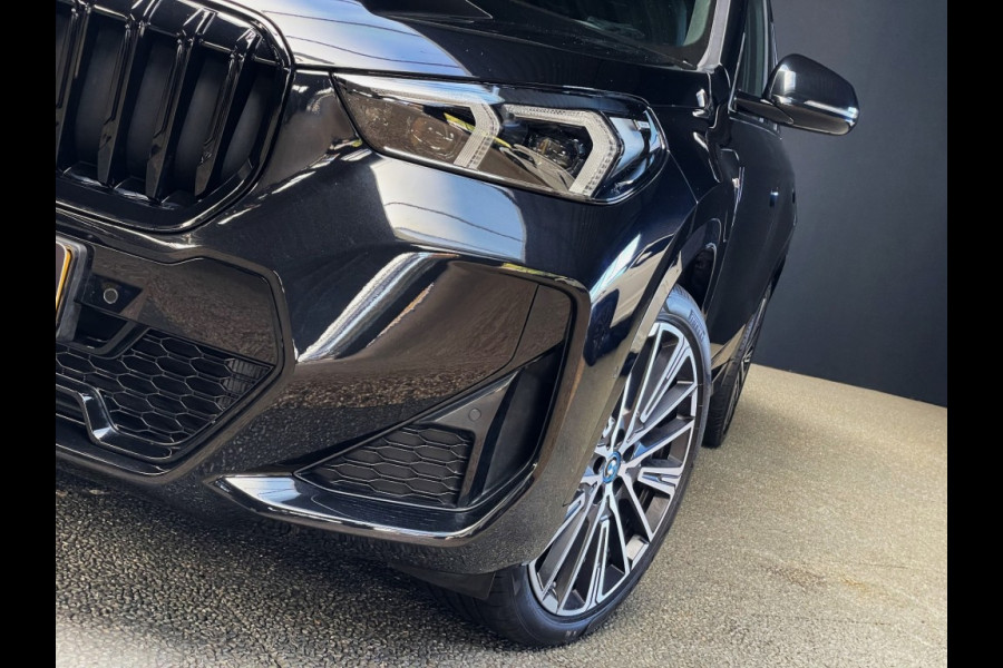 BMW X1 x-Drive 25e M-Sport/20 inch/trekhaak/elec stoelen/leer/harman ka
