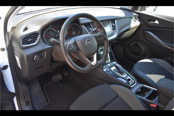 Opel Grandland X 1.6 Turbo Hybrid4 Business Executive / Parkeerhulp / 301 PK / LED / 4X4 / Apple Carplay- android auto / Automaat