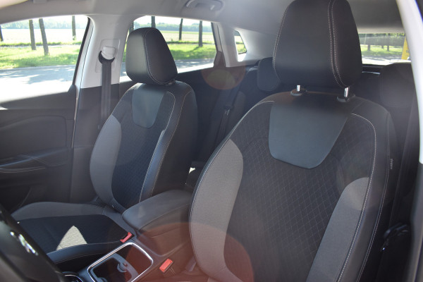 Opel Grandland X 1.6 Turbo Hybrid4 Business Executive / Parkeerhulp / 301 PK / LED / 4X4 / Apple Carplay- android auto / Automaat