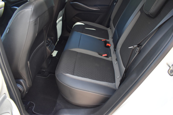 Opel Grandland X 1.6 Turbo Hybrid4 Business Executive / Parkeerhulp / 301 PK / LED / 4X4 / Apple Carplay- android auto / Automaat
