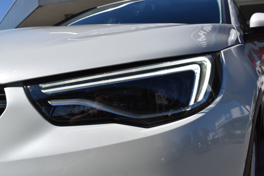 Opel Grandland X 1.6 Turbo Hybrid4 Business Executive / Parkeerhulp / 301 PK / LED / 4X4 / Apple Carplay- android auto / Automaat