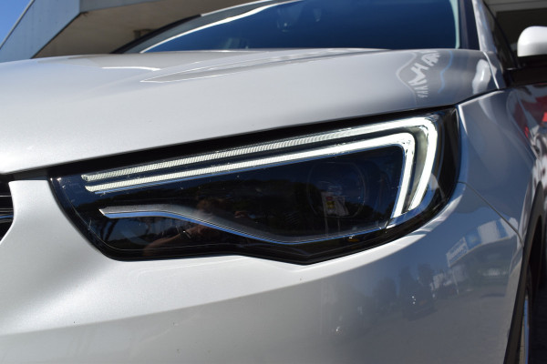 Opel Grandland X 1.6 Turbo Hybrid4 Business Executive / Parkeerhulp / 301 PK / LED / 4X4 / Apple Carplay- android auto / Automaat