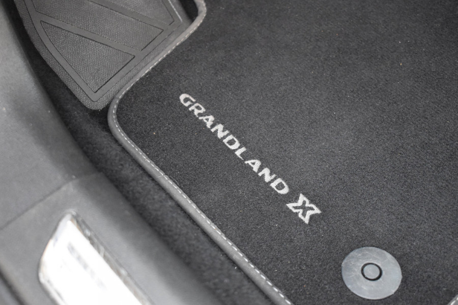 Opel Grandland X 1.6 Turbo Hybrid4 Business Executive / Parkeerhulp / 301 PK / LED / 4X4 / Apple Carplay- android auto / Automaat